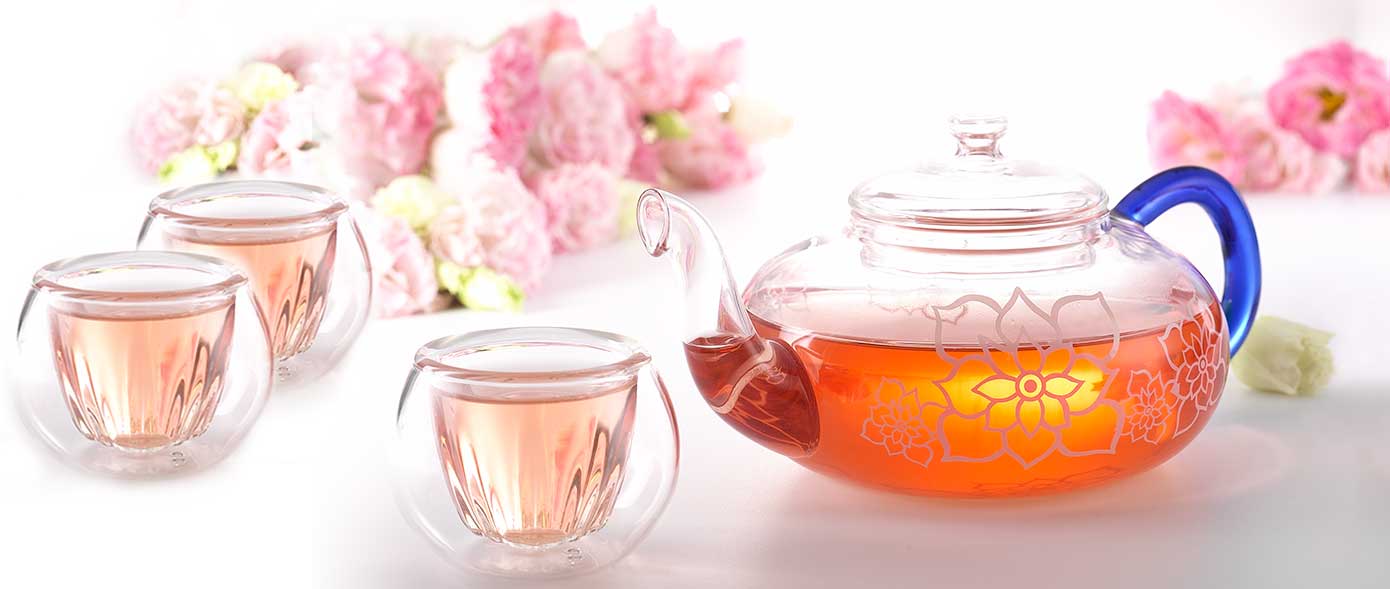 「事事如意大连发」精品茶具礼盒：一壶四杯。艺术授权：李善单教授《香格里拉系列10／十宝．大运波罗花》