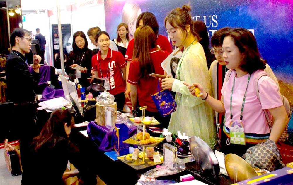 丰富活动与商品让香华天「艺术文创展位」充满有趣与惊奇