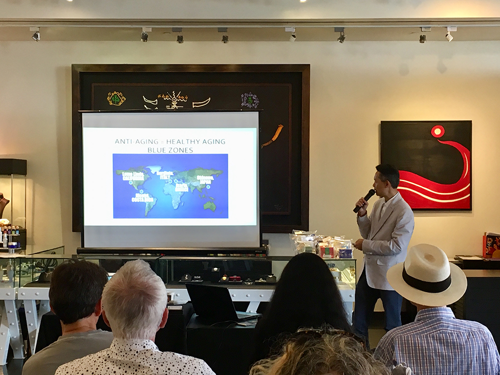 Dr. Huy Hoang shared why people in the Blue Zones live much longer than the rest of the world. 