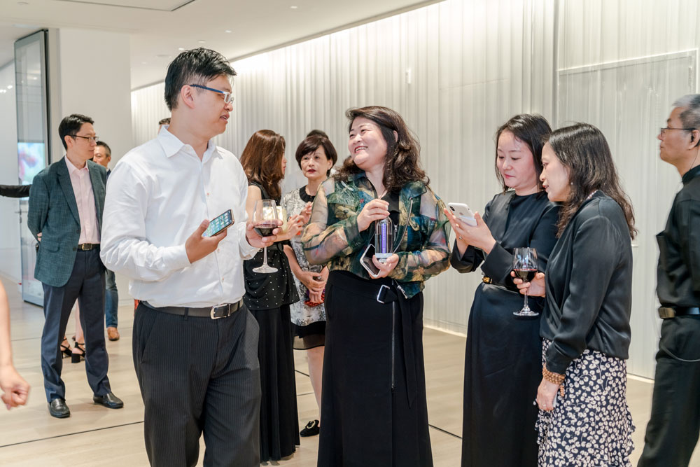 「Clear Mirror～Transparency」exhibition opens at Gensler Shanghai office