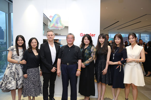 前進全球頂級建築事務所.美國Gensler上海總部 香華天李善單+瑪馨玲月「明鏡~Transparency」開展