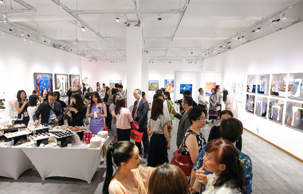 前进全球顶级建筑事务所．美国Gensler上海总部 李善单+玛馨玲月“明镜～Transparency”同城双展